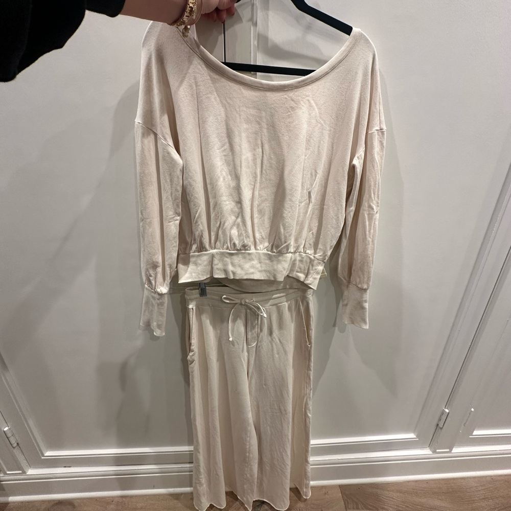 Cuyana Cream Set